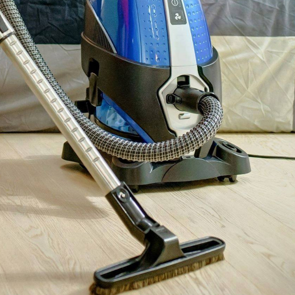 water-based vacuum cleaner